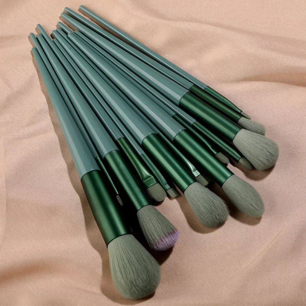 Soft 13 Piece Makeup Brush Set